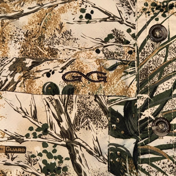 Game guard Button Down - Picture 2 of 3